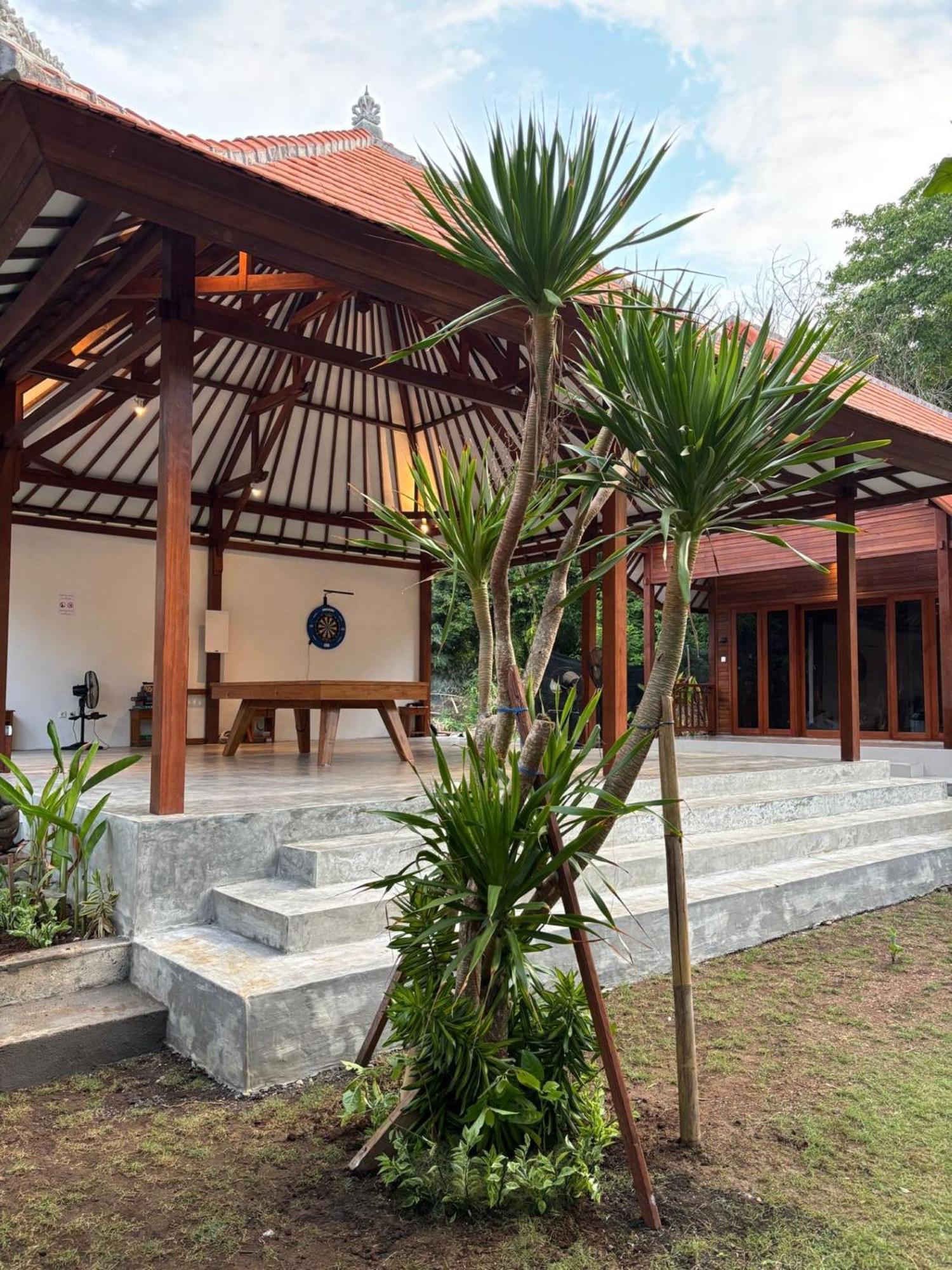 Castaway Island Hostel Nusa Lembongan Exteriör bild